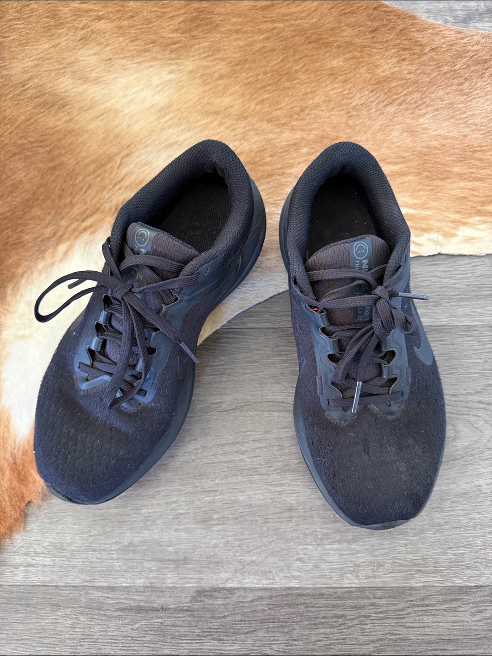 Nike Women's Black Athletic Training Sneakers